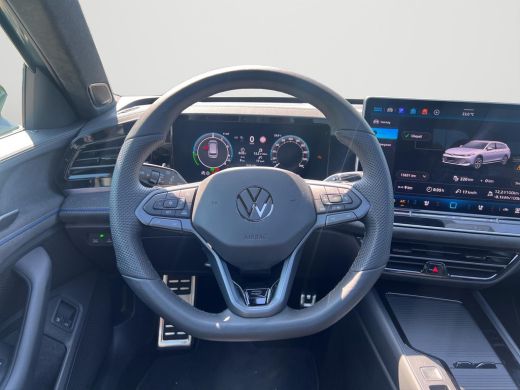 Volkswagen Passat Variant 1.5 eHybrid R-Line Business | 272Pk | Trekhaak | Pano | 5J garantie | Blackstyle Plus | H... ActivLease financial lease
