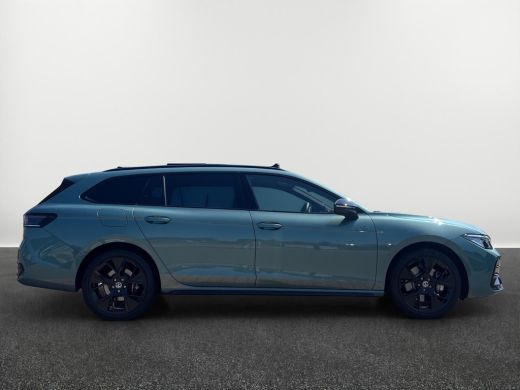 Volkswagen Passat Variant 1.5 eHybrid R-Line Business | 272Pk | Trekhaak | Pano | 5J garantie | Blackstyle Plus | H... ActivLease financial lease
