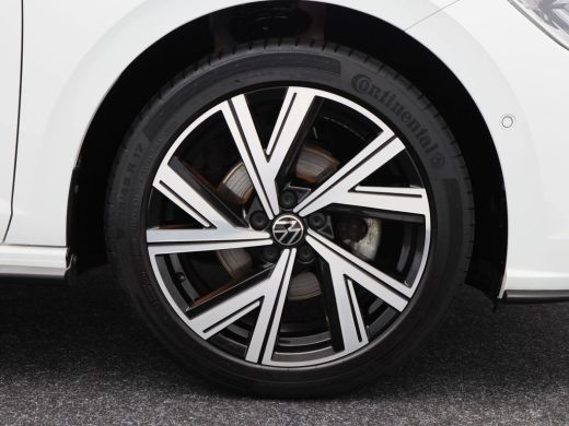 Volkswagen Polo 1.0 TSi 110 Pk Automaat R-Line Business | Stoelverwarming | Adaptive cruise | Parkeersensoren | C... ActivLease financial lease