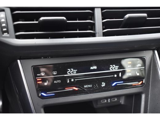 Volkswagen Polo 2.0 TSI 210PK DSG GTI-SPORT LED/CARPLAY/PDC ActivLease financial lease
