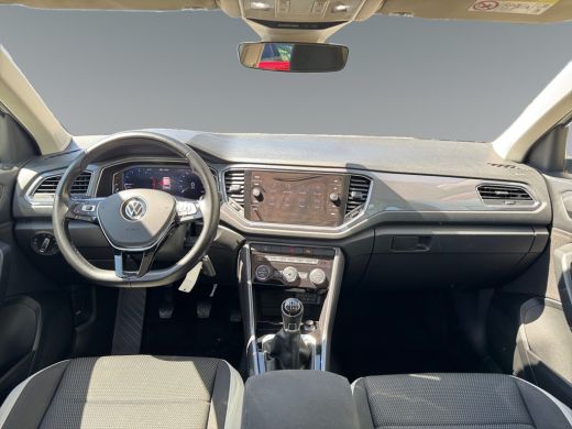 Volkswagen T-Roc 1.5 150pk TSI Sport Winterpakket | Navigatie 'Discover Media' | Achteruitrijcamera (Rear View) ActivLease financial lease
