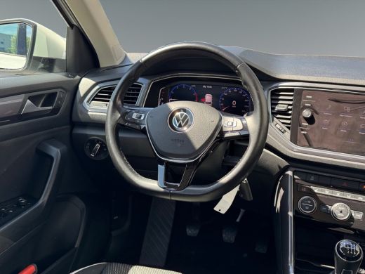 Volkswagen T-Roc 1.5 150pk TSI Sport Winterpakket | Navigatie 'Discover Media' | Achteruitrijcamera (Rear View) ActivLease financial lease