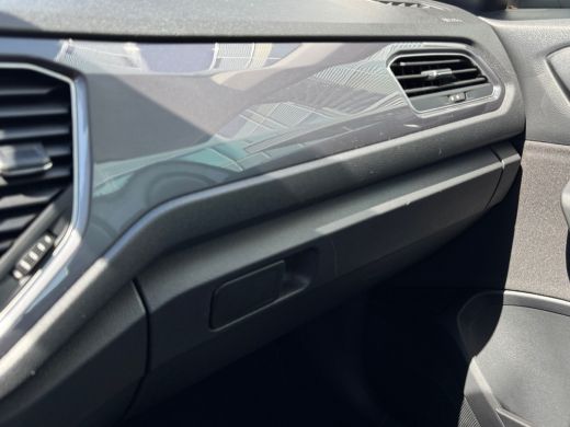 Volkswagen T-Roc 1.5 150pk TSI Sport Winterpakket | Navigatie 'Discover Media' | Achteruitrijcamera (Rear View) ActivLease financial lease
