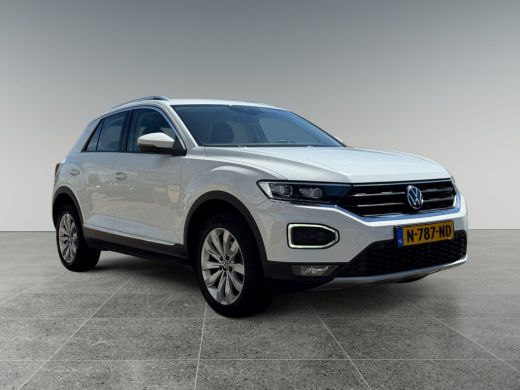 Volkswagen T-Roc 1.5 150pk TSI Sport Winterpakket | Navigatie 'Discover Media' | Achteruitrijcamera (Rear View) ActivLease financial lease