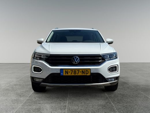 Volkswagen T-Roc 1.5 150pk TSI Sport Winterpakket | Navigatie 'Discover Media' | Achteruitrijcamera (Rear View) ActivLease financial lease