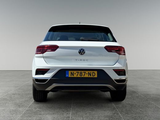 Volkswagen T-Roc 1.5 150pk TSI Sport Winterpakket | Navigatie 'Discover Media' | Achteruitrijcamera (Rear View) ActivLease financial lease