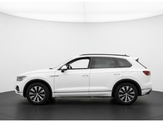 Volkswagen Touareg 3.0 TSi eHybrid ATMOSPHERE 4MOTION TREKHAAK/HEAD-UP/PANORAMADAK 1E EIG ActivLease financial lease