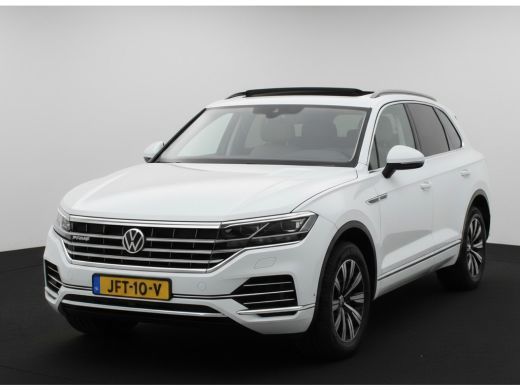 Volkswagen Touareg 3.0 TSi eHybrid ATMOSPHERE 4MOTION TREKHAAK/HEAD-UP/PANORAMADAK 1E EIG ActivLease financial lease