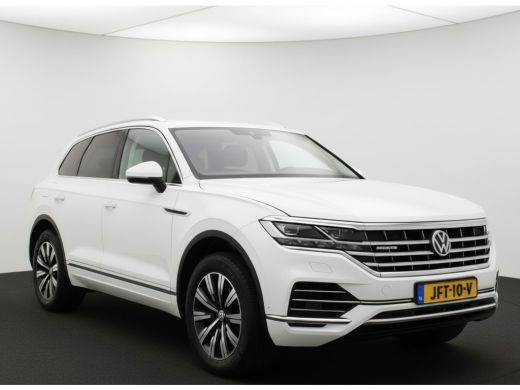 Volkswagen Touareg 3.0 TSi eHybrid ATMOSPHERE 4MOTION TREKHAAK/HEAD-UP/PANORAMADAK 1E EIG ActivLease financial lease
