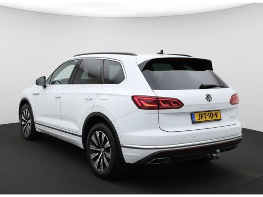 Volkswagen Touareg 3.0 TSi eHybrid ATMOSPHERE 4MOTION TREKHAAK/HEAD-UP/PANORAMADAK 1E EIG ActivLease financial lease