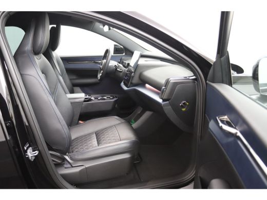 Volvo  EX30 Single Motor Extended Range Plus 69 kWh | Leder | Harman/Kardon | Camera | Keyless | CarPlay/Andr... ActivLease financial lease