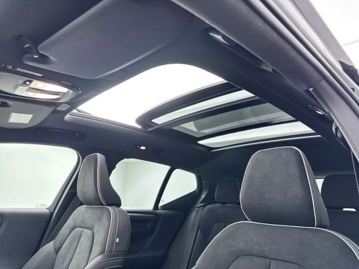Volvo  EX40 Twin Motor Plus 82 kWh | 19" | Panoramadak | Leder/Nubuck | 360 Camera |  Harman Kardon | Adaptie... ActivLease financial lease