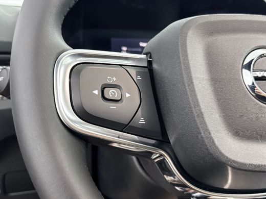 Volvo  EX40 Twin Motor Plus 82 kWh | 19" | Panoramadak | Leder/Nubuck | 360 Camera |  Harman Kardon | Adaptie... ActivLease financial lease