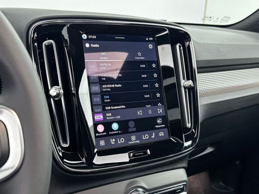 Volvo  EX40 Twin Motor Plus 82 kWh | 19" | Panoramadak | Leder/Nubuck | 360 Camera |  Harman Kardon | Adaptie... ActivLease financial lease