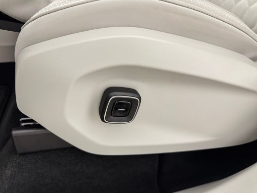 Volvo  EX90 Twin Motor Ultra 7p. 111 kWh | NEW CORE COMPUTER | 21" Allseason | Luchtvering | Trekhaak | Pilot... ActivLease financial lease