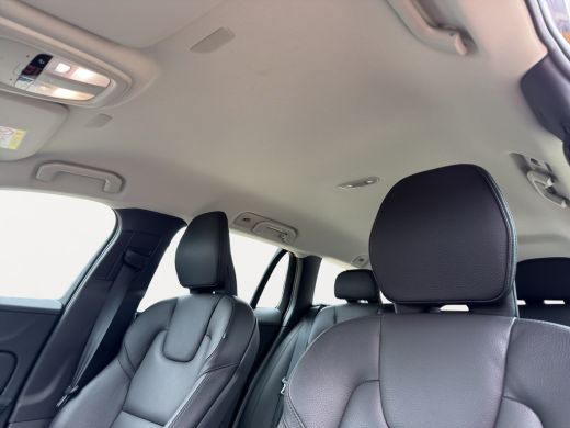Volvo  V60 2.0 B3 Essential | Cruise control | Comfortstoelen | Rijstrooksensor met correctie | ActivLease financial lease