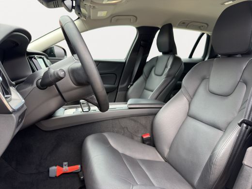 Volvo  V60 2.0 B3 Essential | Cruise control | Comfortstoelen | Rijstrooksensor met correctie | ActivLease financial lease