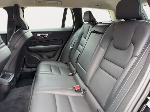 Volvo  V60 2.0 B3 Essential | Cruise control | Comfortstoelen | Rijstrooksensor met correctie | ActivLease financial lease