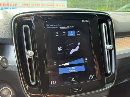 Volvo  XC40 1.5 T4 PHEV 211PK AUT. RECHARGE INSCRIPTION TREKHAAK/NAVI/CAMERA/CARPLAY ActivLease financial lease