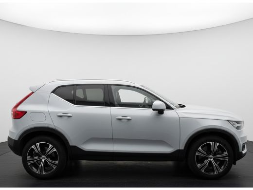 Volvo  XC40 1.5 T4 PHEV 211PK AUT. RECHARGE INSCRIPTION TREKHAAK/NAVI/CAMERA/CARPLAY ActivLease financial lease