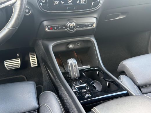 Volvo  XC40 1.5 T4 Recharge R-Design H&K Camera ACC Blis ActivLease financial lease