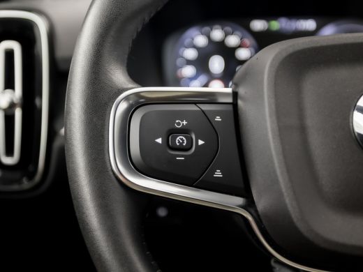 Volvo  XC40 1.5 T5 Recharge Sport 262Pk Automaat (BLACK PACK, APPLE CARPLAY, GROOT NAVI, ZWART HEMEL, STUUR/S... ActivLease financial lease
