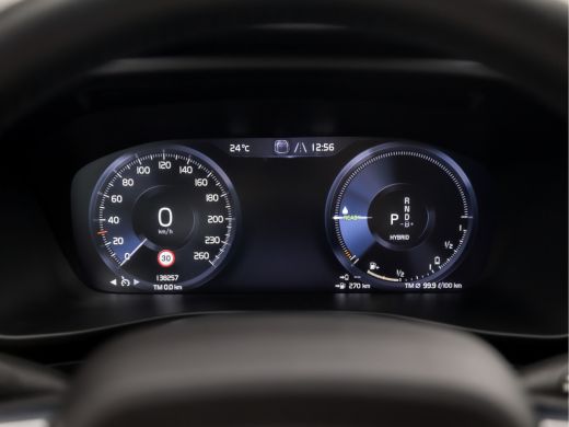Volvo  XC40 1.5 T5 Recharge Sport 262Pk Automaat (BLACK PACK, APPLE CARPLAY, GROOT NAVI, ZWART HEMEL, STUUR/S... ActivLease financial lease