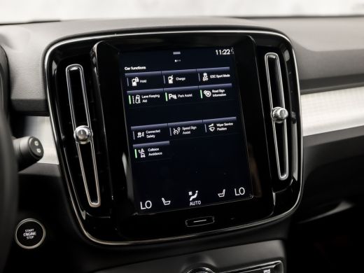 Volvo  XC40 1.5 T5 Recharge Sport 262Pk Automaat (BLACK PACK, APPLE CARPLAY, GROOT NAVI, ZWART HEMEL, STUUR/S... ActivLease financial lease