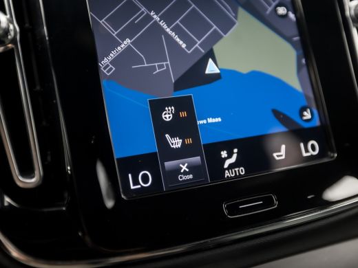 Volvo  XC40 1.5 T5 Recharge Sport 262Pk Automaat (BLACK PACK, APPLE CARPLAY, GROOT NAVI, ZWART HEMEL, STUUR/S... ActivLease financial lease