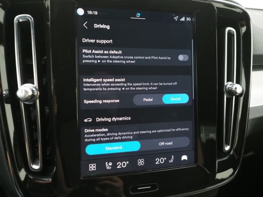 Volvo  XC40 B4 197PK Plus Dark | Trekhaak | Adap Cruise | Apple Carplay | Blis ActivLease financial lease