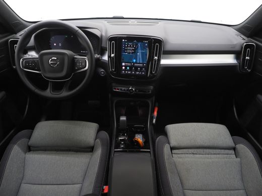Volvo  XC40 B4 197PK Plus Dark | Trekhaak | Adap Cruise | Apple Carplay | Blis ActivLease financial lease