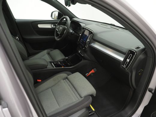 Volvo  XC40 B4 197PK Plus Dark | Trekhaak | Adap Cruise | Apple Carplay | Blis ActivLease financial lease