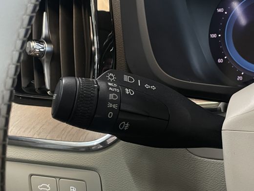 Volvo  XC60 2.0 T8 Plug-in hybrid AWD Ultra Dark | Massage/Ventilatie | Trekhaak | 360 Cam | Pano | Memory ActivLease financial lease