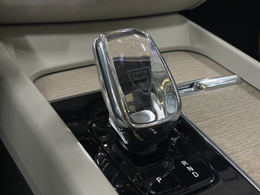 Volvo  XC60 2.0 T8 Plug-in hybrid AWD Ultra Dark | Massage/Ventilatie | Trekhaak | 360 Cam | Pano | Memory ActivLease financial lease