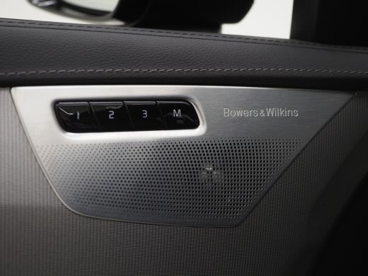 Volvo  XC90 T8 455PK Ultimate Dark | Luchtvering | Trekhaak | B&W Audio | Getint Glas ActivLease financial lease