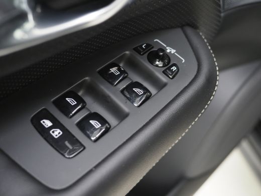Volvo  XC90 T8 455PK Ultimate Dark | Luchtvering | Trekhaak | B&W Audio | Getint Glas ActivLease financial lease