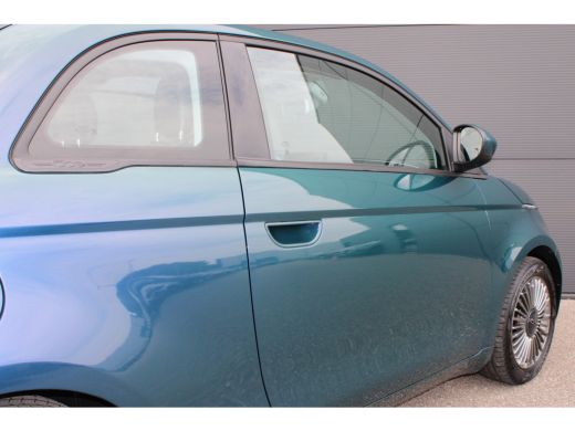 Fiat 500 Icon 42 kWh | Fase 3 laden | Navigatie | All season | NL auto | 15.000km | Lichtmetaal | BTW | ActivLease financial lease