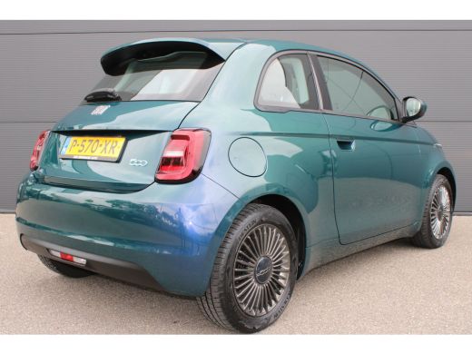 Fiat 500 Icon 42 kWh | Fase 3 laden | Navigatie | All season | NL auto | 15.000km | Lichtmetaal | BTW | ActivLease financial lease