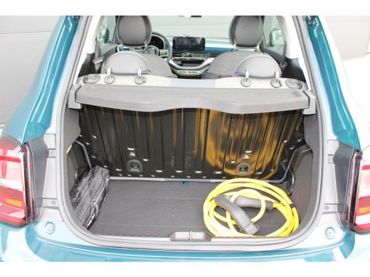 Fiat 500 Icon 42 kWh | Fase 3 laden | Navigatie | All season | NL auto | 15.000km | Lichtmetaal | BTW | ActivLease financial lease