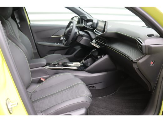 Peugeot 208 1.2 HYBRID 110PK GT PACK AUTOMAAT / NAVI / LEDER / CLIMA / PDC / 17" LMV / CAMERA / KEYLESS / ADA... ActivLease financial lease