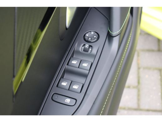 Peugeot 208 1.2 HYBRID 110PK GT PACK AUTOMAAT / NAVI / LEDER / CLIMA / PDC / 17" LMV / CAMERA / KEYLESS / ADA... ActivLease financial lease