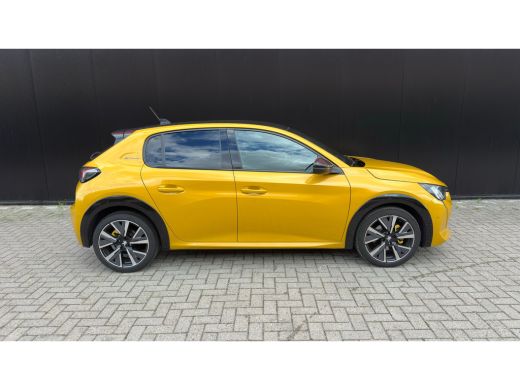 Peugeot 208 1.2 PureTech GT-Line | Panoramadak | Carplay | Adaptieve Cruise | Navigatie | Getint Glas | Parke... ActivLease financial lease