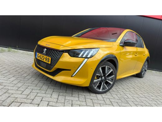 Peugeot 208 1.2 PureTech GT-Line | Panoramadak | Carplay | Adaptieve Cruise | Navigatie | Getint Glas | Parke... ActivLease financial lease