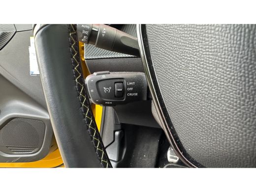 Peugeot 208 1.2 PureTech GT-Line | Panoramadak | Carplay | Adaptieve Cruise | Navigatie | Getint Glas | Parke... ActivLease financial lease