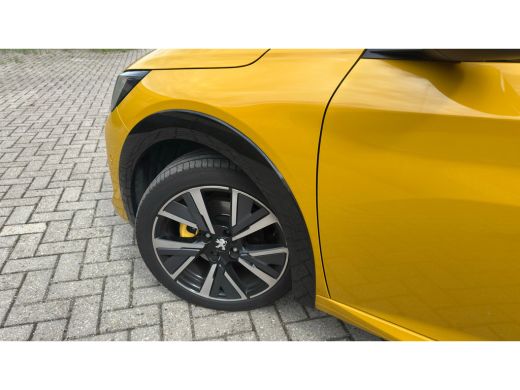 Peugeot 208 1.2 PureTech GT-Line | Panoramadak | Carplay | Adaptieve Cruise | Navigatie | Getint Glas | Parke... ActivLease financial lease