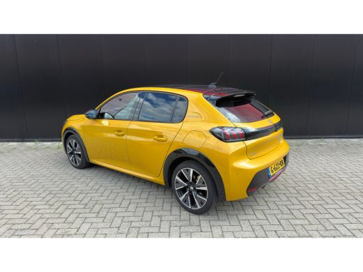 Peugeot 208 1.2 PureTech GT-Line | Panoramadak | Carplay | Adaptieve Cruise | Navigatie | Getint Glas | Parke... ActivLease financial lease