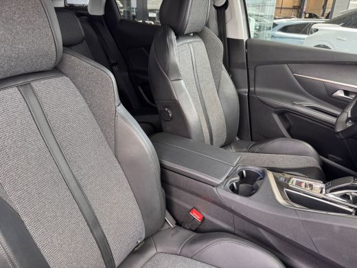 Peugeot 3008 130 PK Automaat | Trekhaak | Navigatie | Parkeersensoren voor en achter | Apple Carplay / Android... ActivLease financial lease