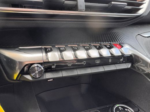 Peugeot 3008 130 PK Automaat | Trekhaak | Navigatie | Parkeersensoren voor en achter | Apple Carplay / Android... ActivLease financial lease
