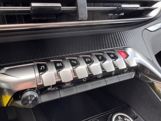 Peugeot 3008 130 PK Automaat | Trekhaak | Navigatie | Parkeersensoren voor en achter | Apple Carplay / Android... ActivLease financial lease