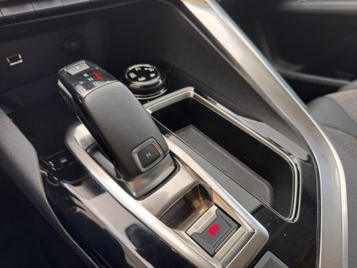 Peugeot 3008 130 PK Automaat | Trekhaak | Navigatie | Parkeersensoren voor en achter | Apple Carplay / Android... ActivLease financial lease